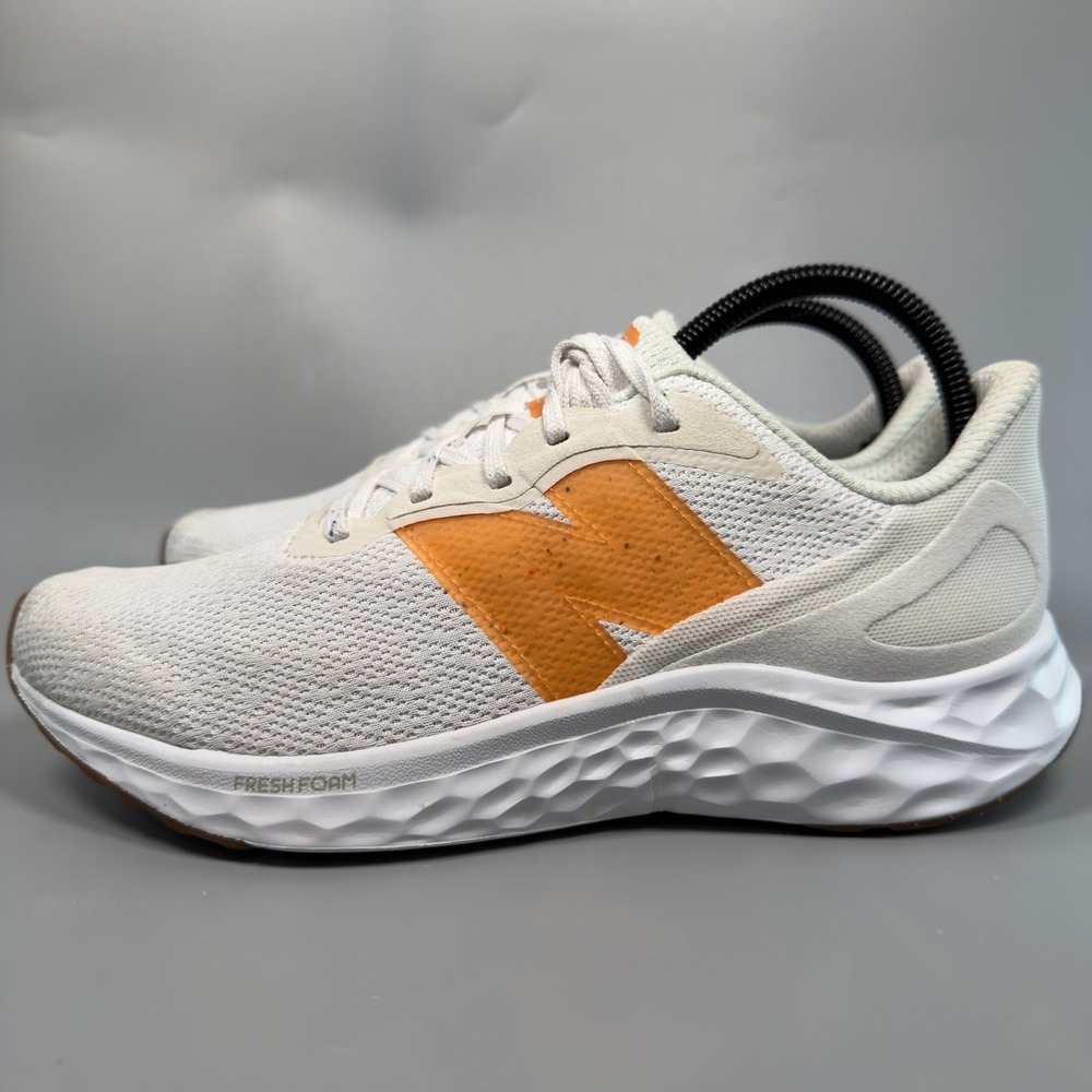 New Balance Fresh Foam Arishi V4 Womens 9.5 9 1/2 B Running Shoes White Orange - Picture 4 of 16